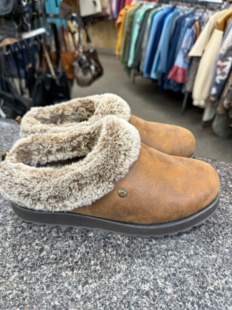 New  Without Tag BOBS Brown Fur Trim Size 9 Shoe