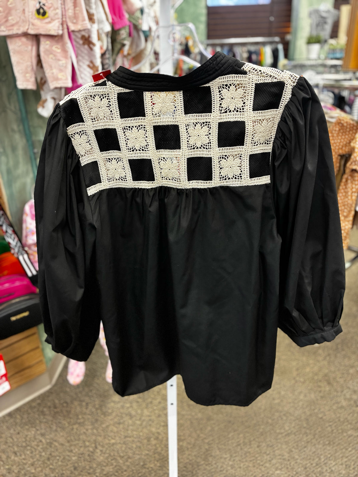 Pre-owned ENTRO Black White Lace Size: M Long Sleeve Blouse