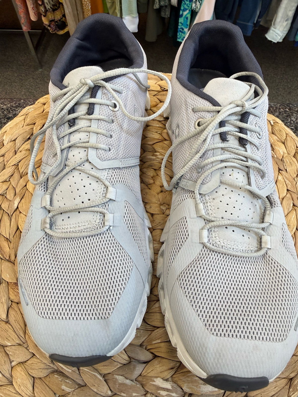 Pre-owned On Cloud Light gray SHOE SIZE 10 MENS Designer Sneaker