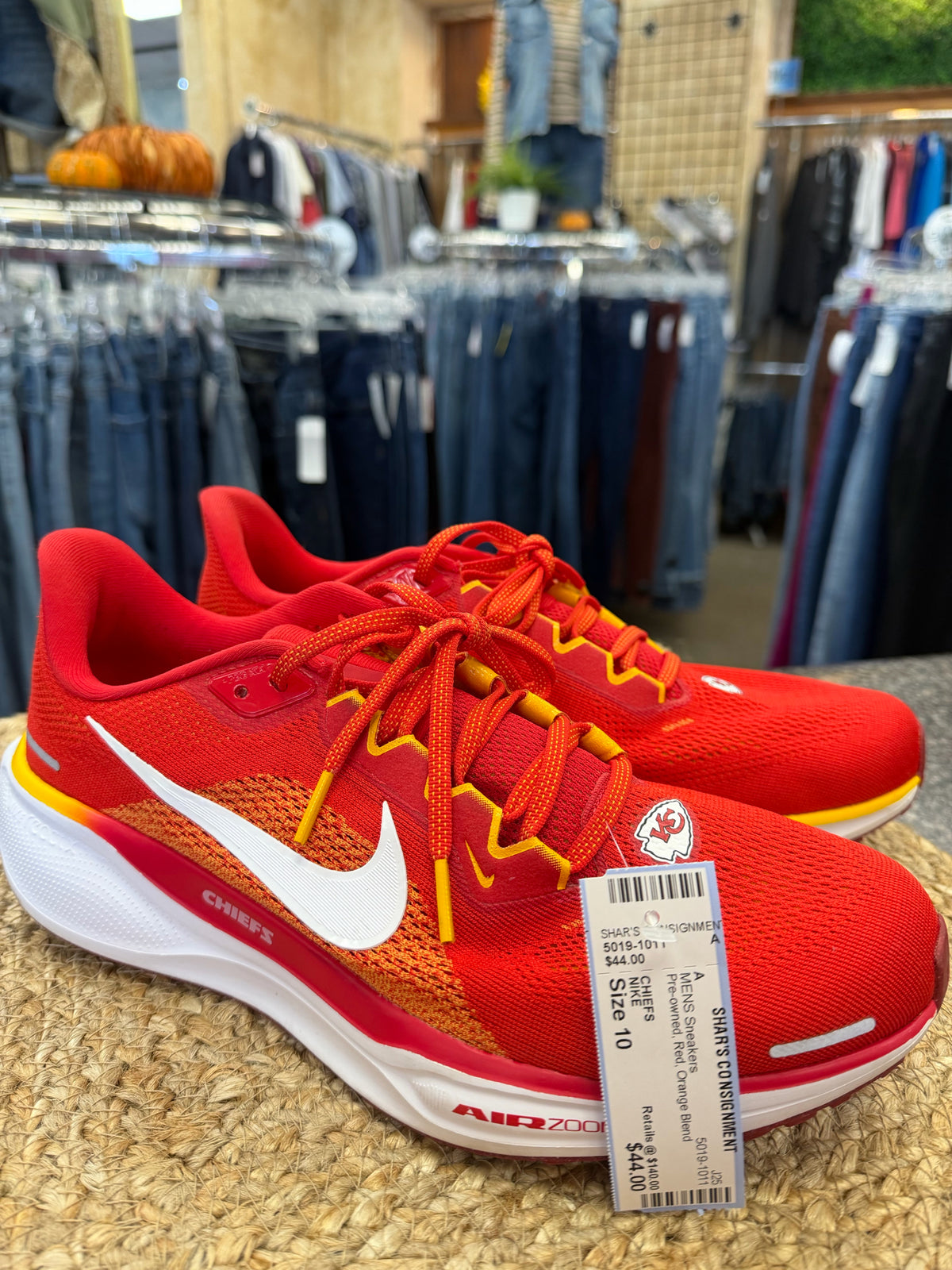 Pre-owned NIKE Red Orange Blend SHOE SIZE 10 MENS Sneakers