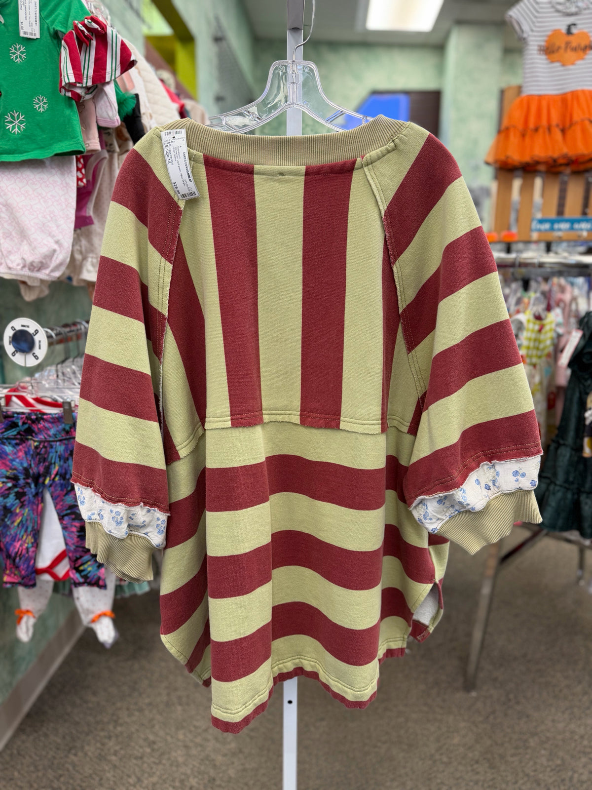 Pre-owned FREE PEOPLE Light green Wine Stripe Size 1X Short Sleeve Sweatshirt