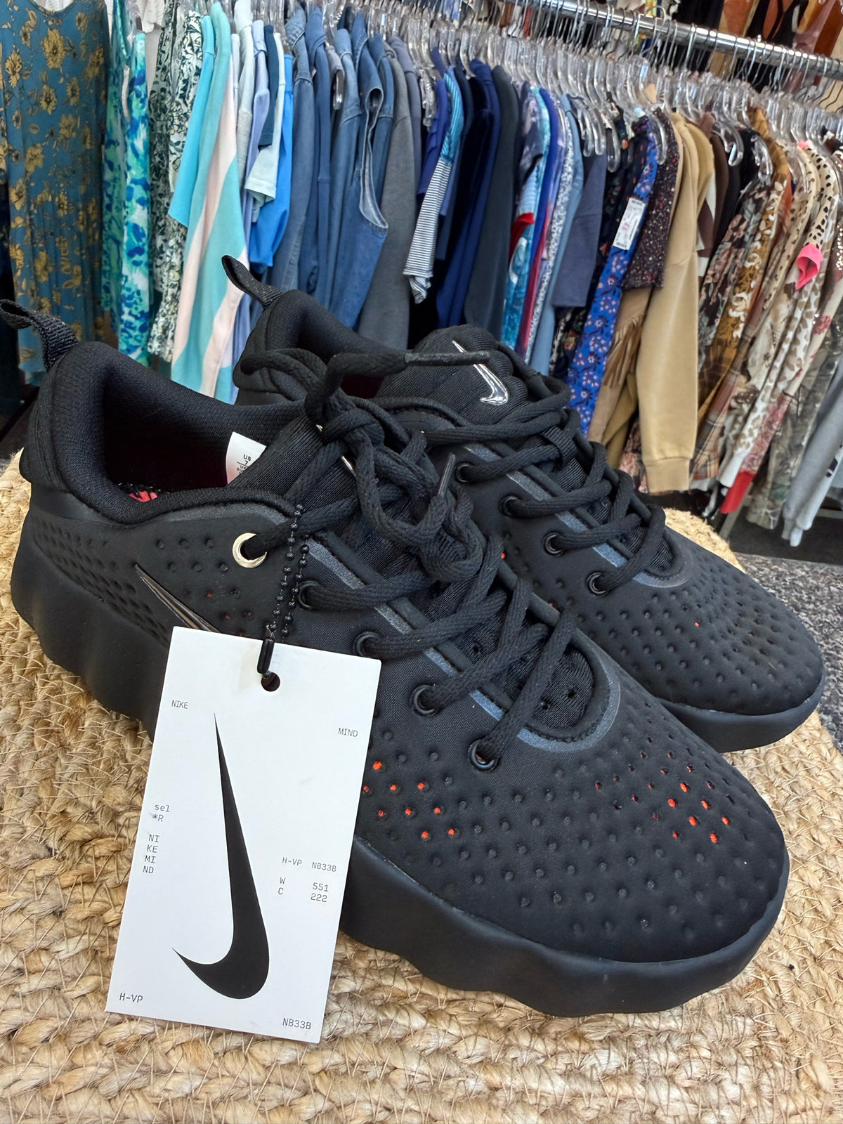 Pre-owned NIKE Black Size 8.5 Designer Sneaker