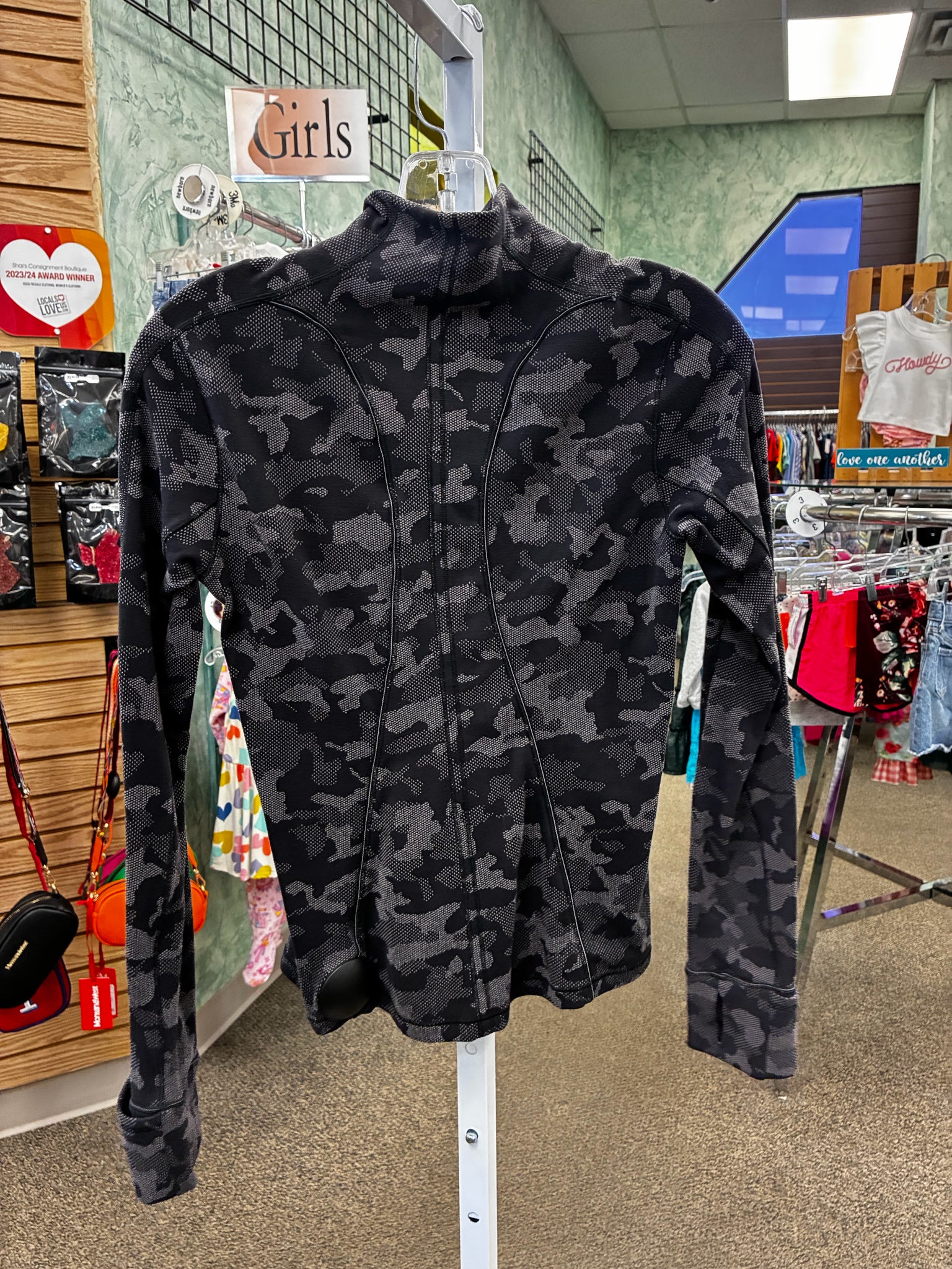 Pre-owned Lululemon Gray camo Size: XS Long Sleeve Designer Pullover
