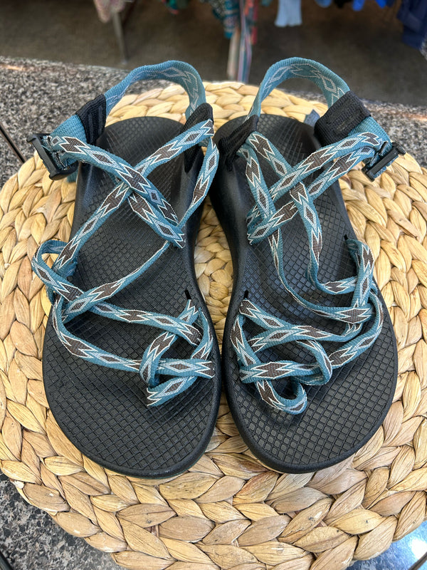 Pre-owned CHACO Blue Brown Print Size 8 Designer Sandal
