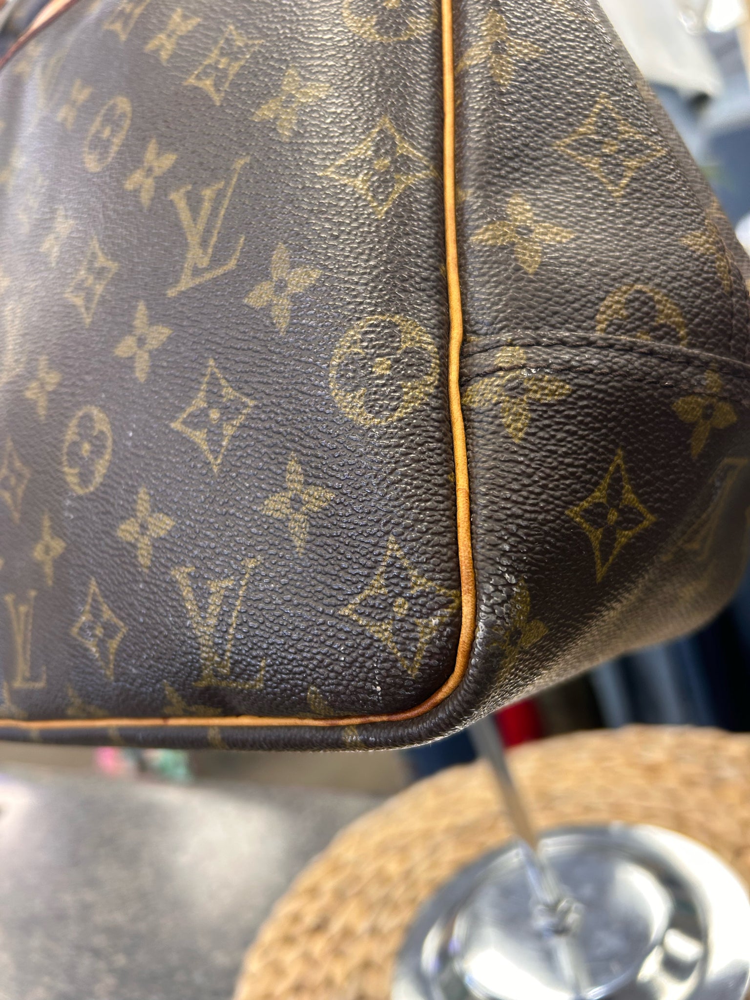 Pre-owned LOUIS VUITTON Brown Crossbody Designer Purse