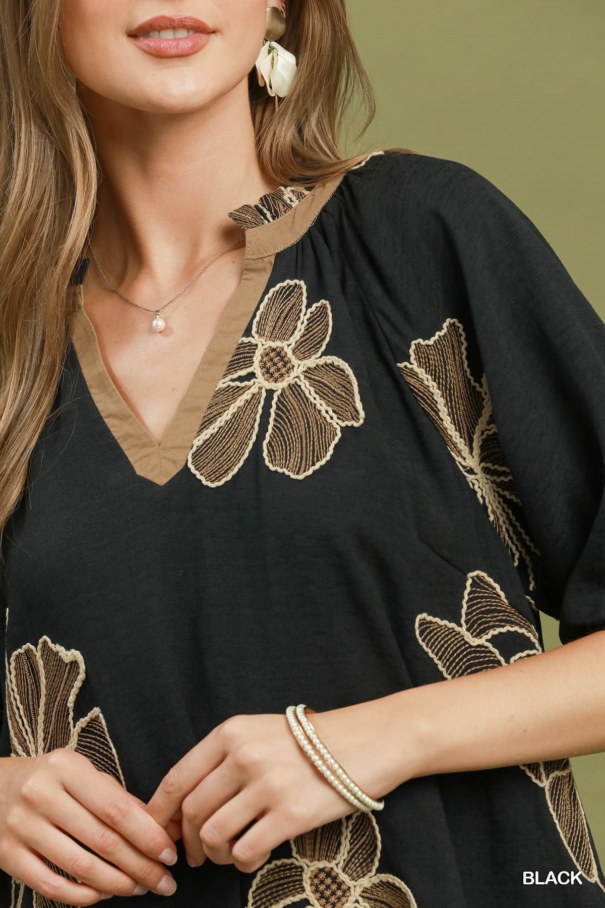 New UMGEE Black Print Size: S Quarter Sleeve Blouse