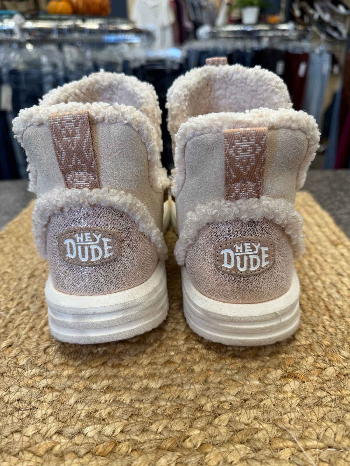 Pre-owned HEY DUDE Cream Size 9 Shoe