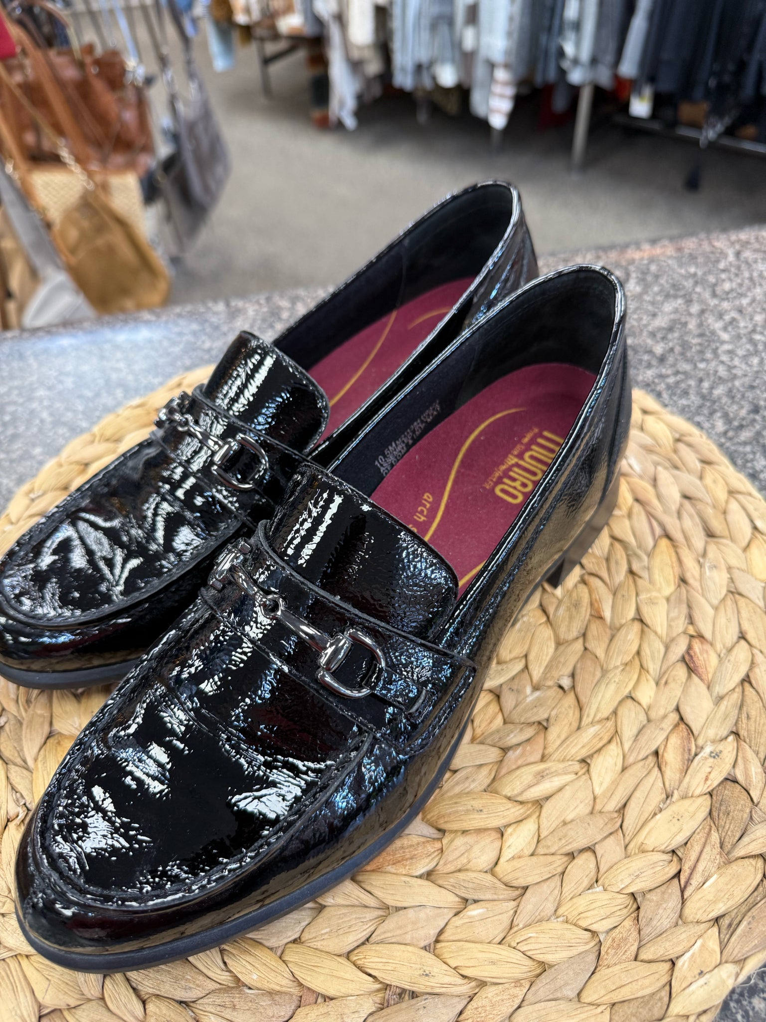 Pre-owned MUNRO Black Size 10.5 Designer Shoe