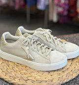 Pre-owned SKECHERS Tan Gold Trim Size 9 Designer Sneaker