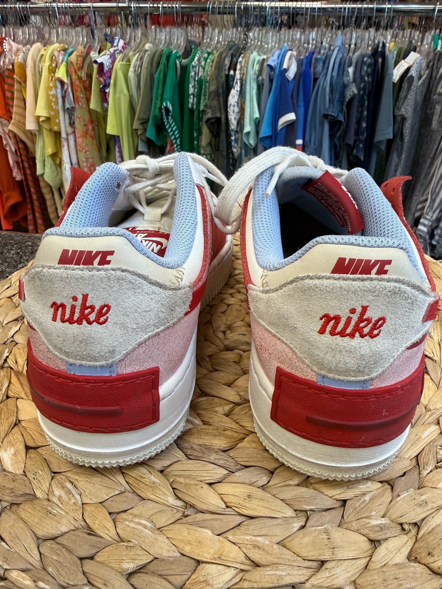 Pre-owned NIKE White Red Trim Size 6.5 Designer Sneaker