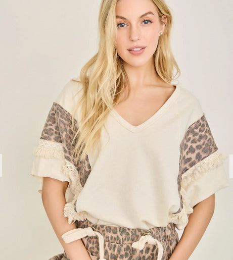 New J.HER Cream Leopard Trim Size S Short Sleeve Blouse