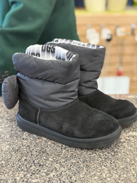 Pre-owned UGG Black Shoe Size 4 Girls Boot