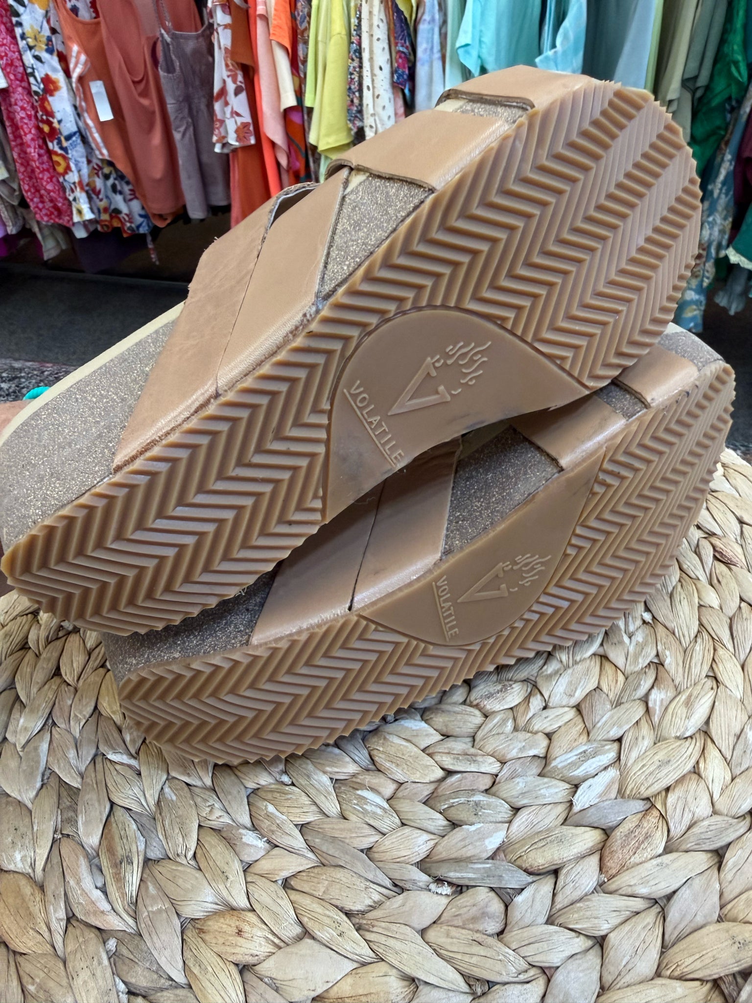 Pre-owned VOLATILE Tan Size 8 Sandal