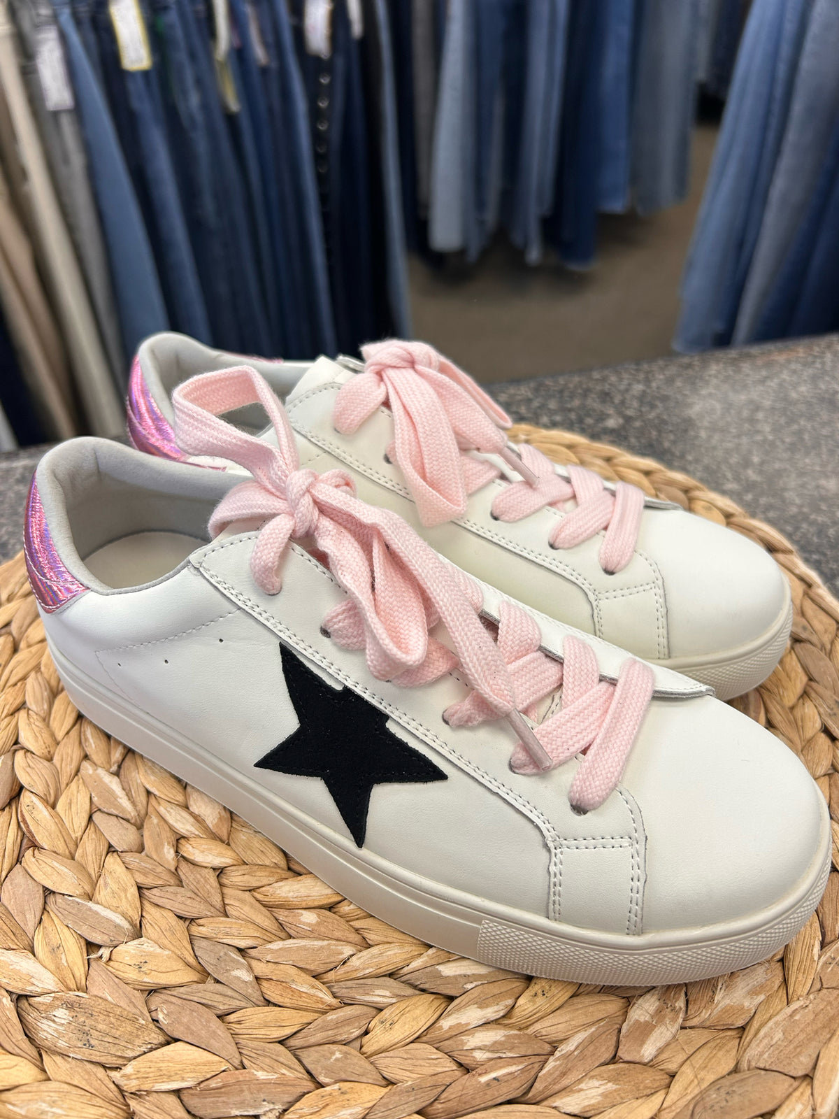 New  Without Tag CCDB White Black Trim Size 8 Sneaker