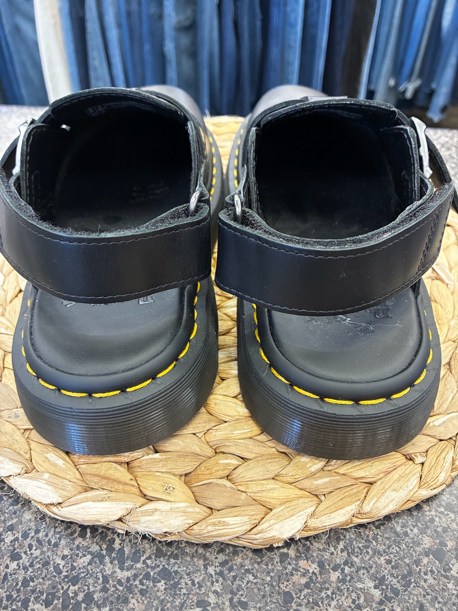 Pre-owned DR MARTENS Black Size 8 Designer Shoe