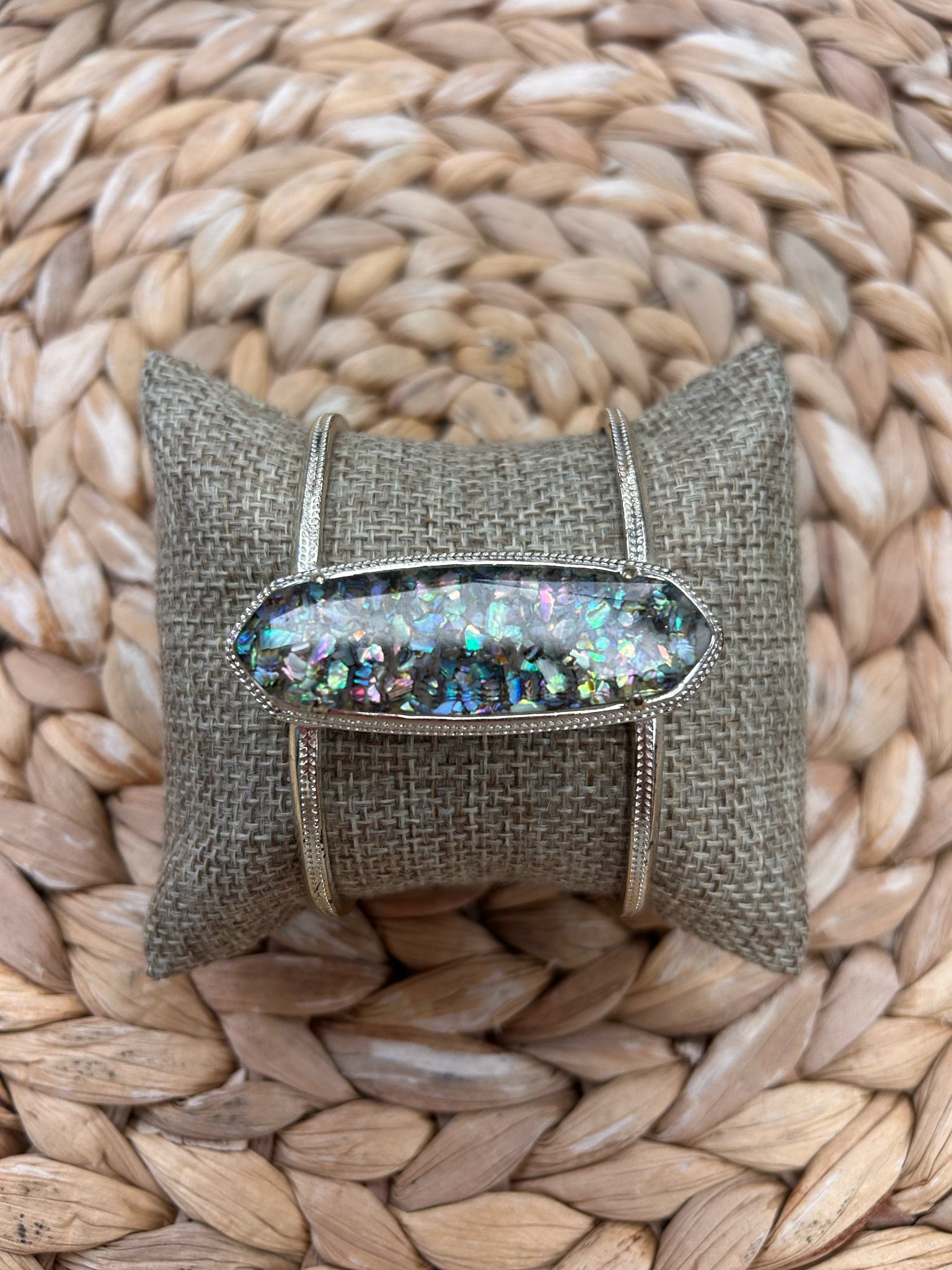 Pre-owned KENDRA SCOTT Gold Pearl Designer Bracelet