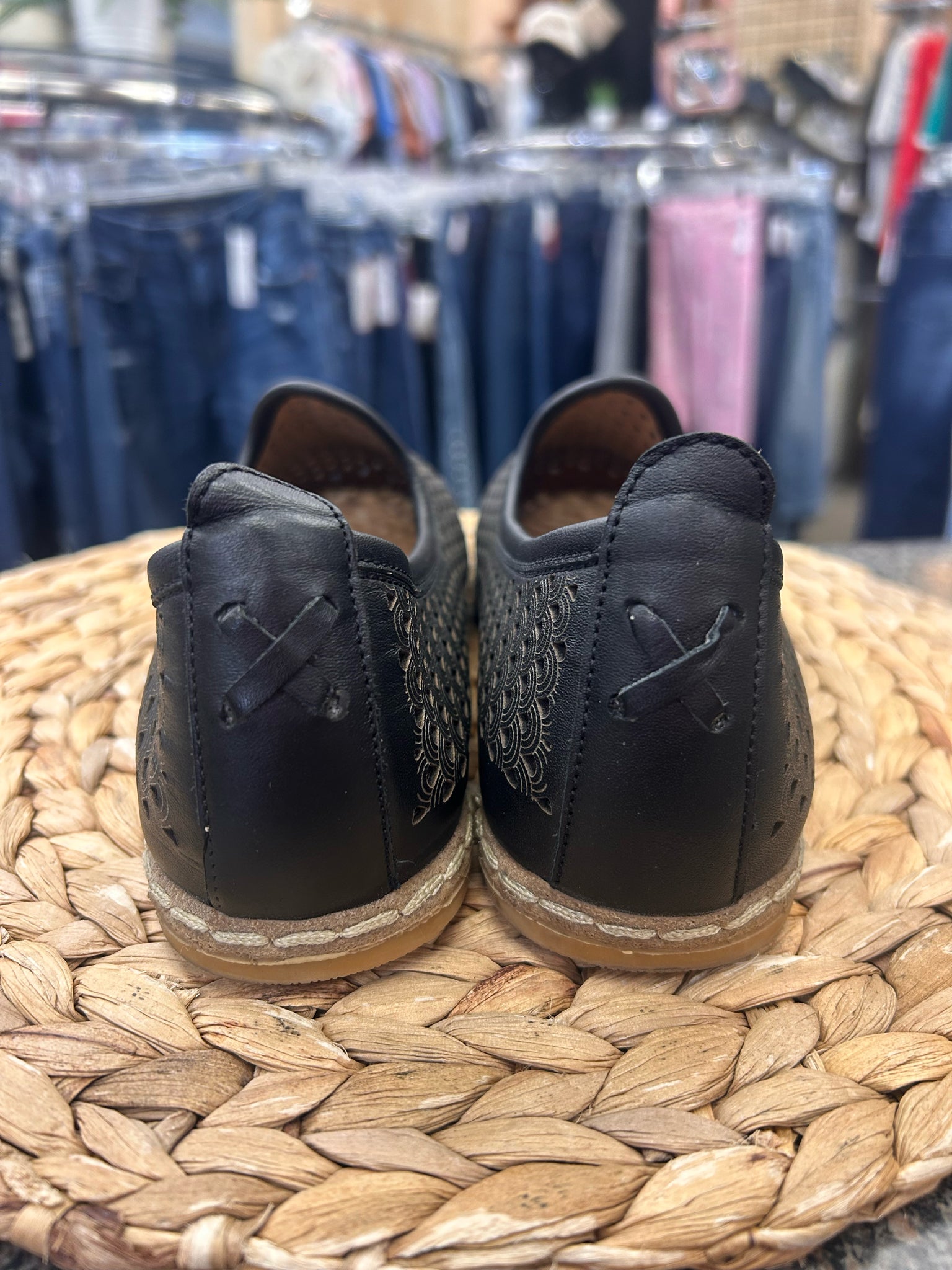 Pre-owned Charix Black Brown Trim Size 7.5 Shoe
