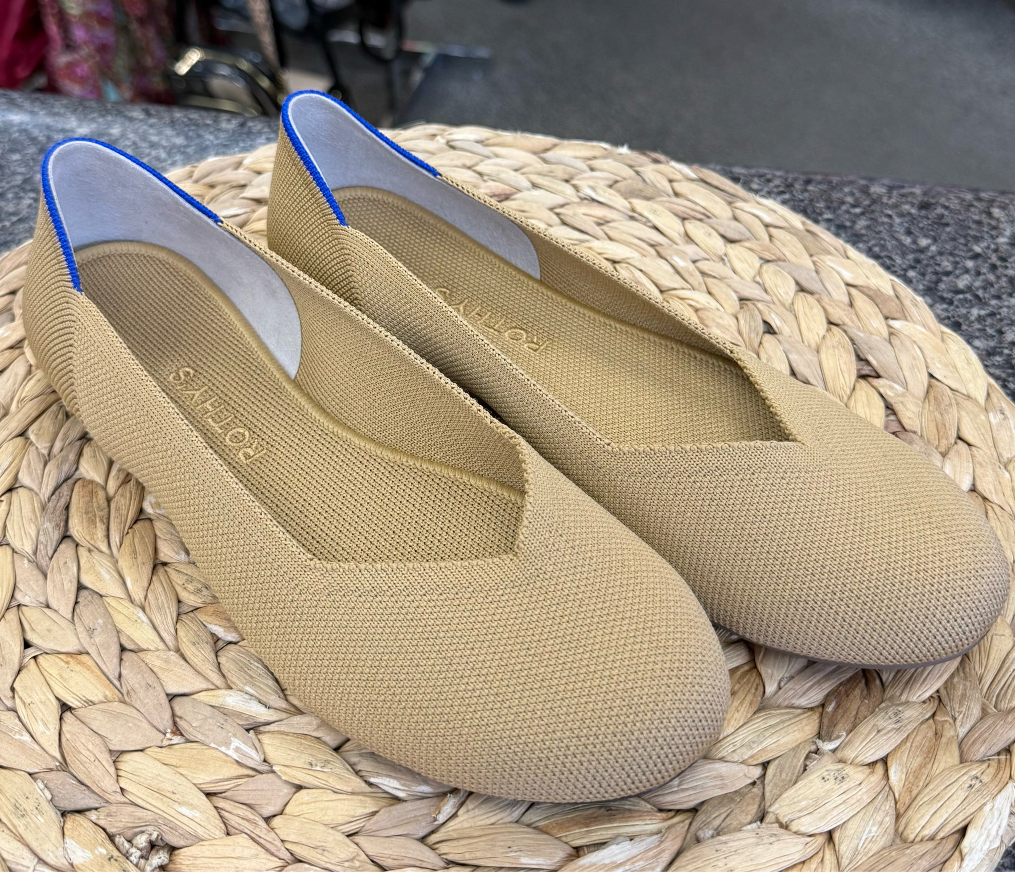 Pre-owned ROTHY'S Tan Size 8.5 Shoe