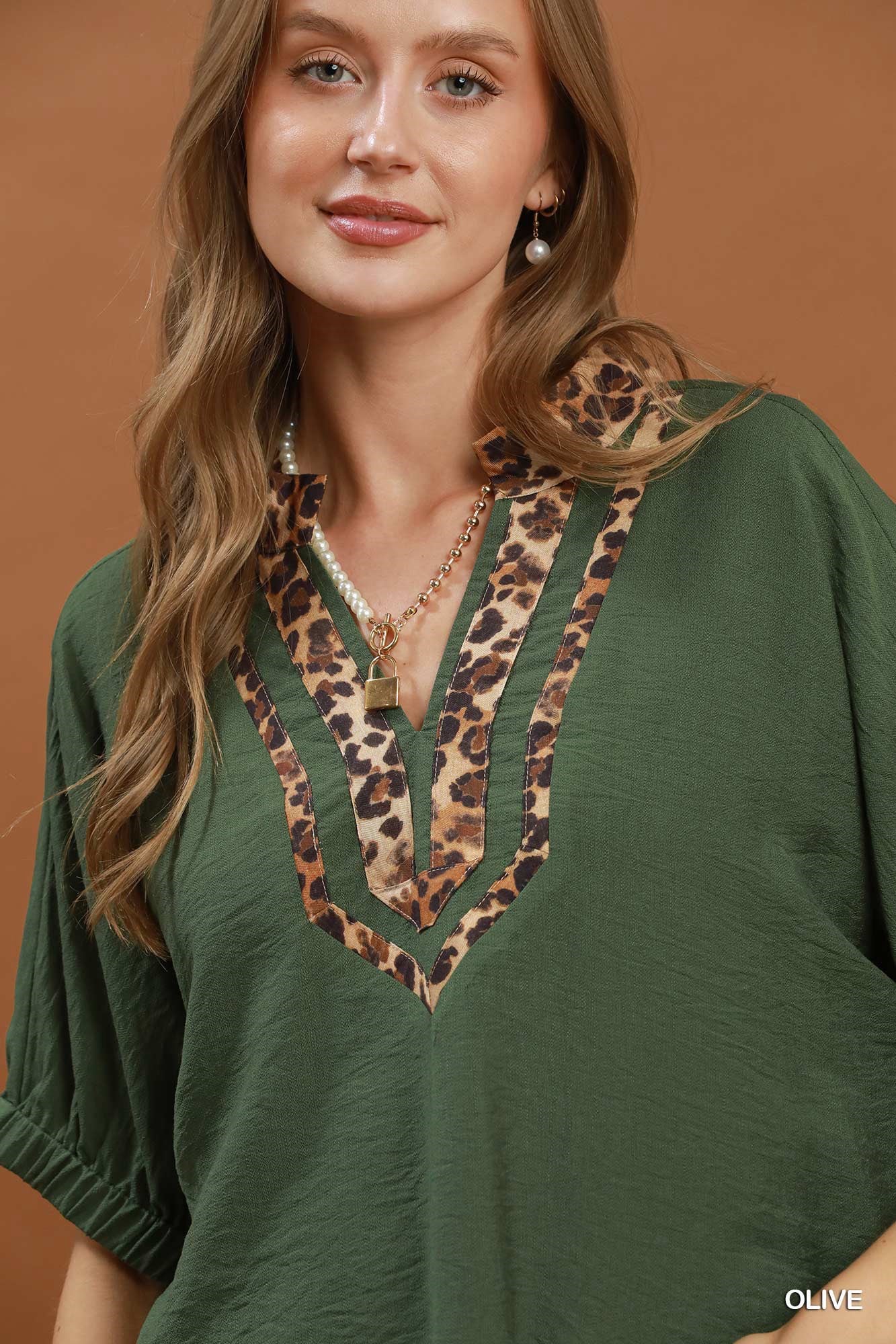 New UMGEE Dark green Leopard Trim Size: S Short Sleeve Blouse