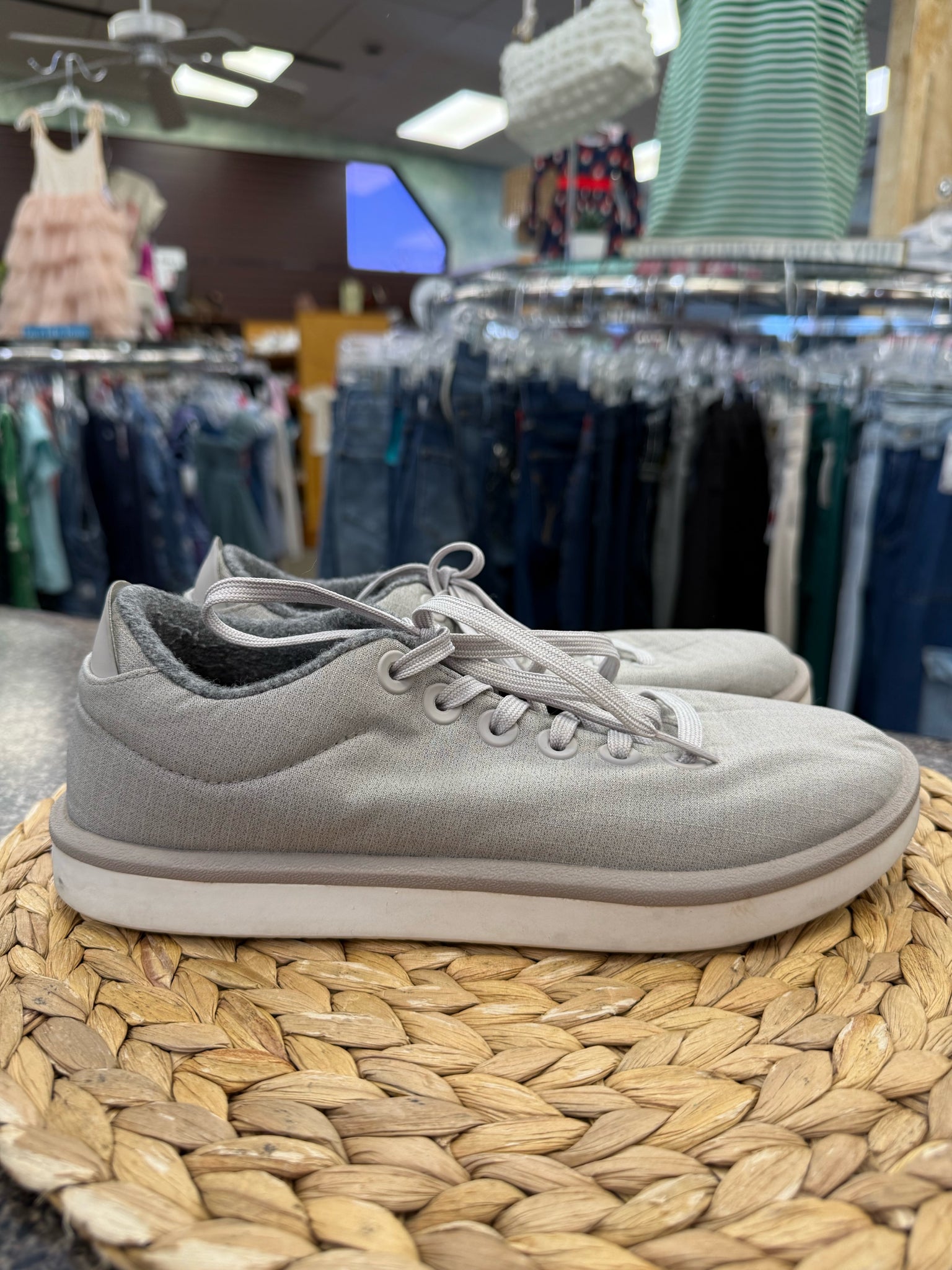 Pre-owned ALLBIRDS Gray Size 9 Designer Sneaker