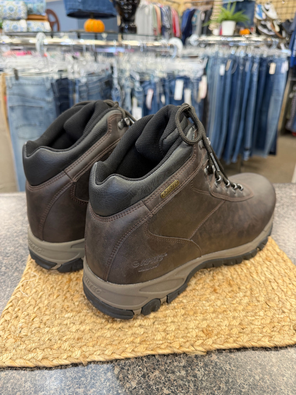 New with Tag Hi-Tec Dark brown SHOE SIZE 15 Mens Boots