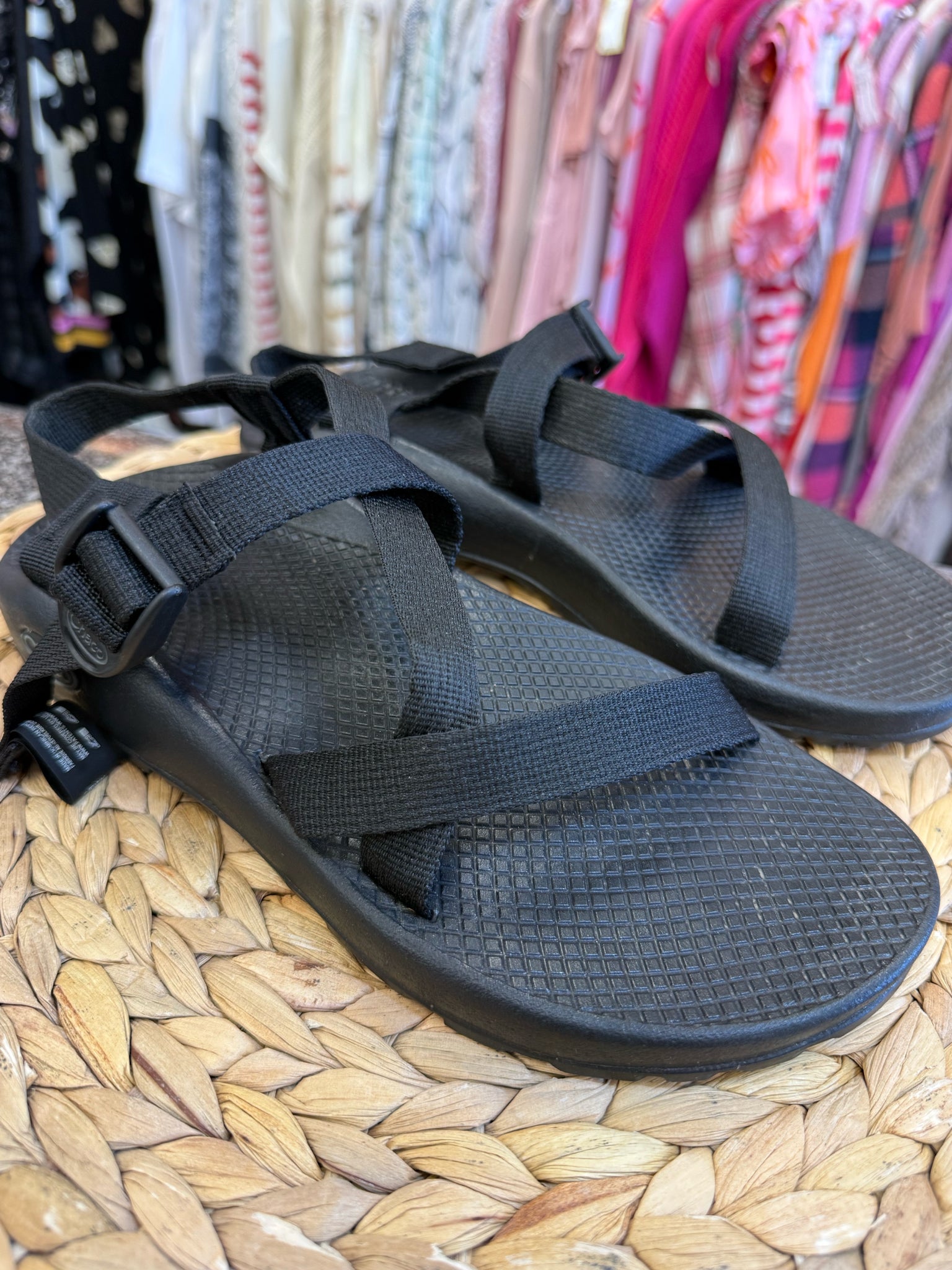 Pre-owned CHACO Black Size 9 Designer Sandal