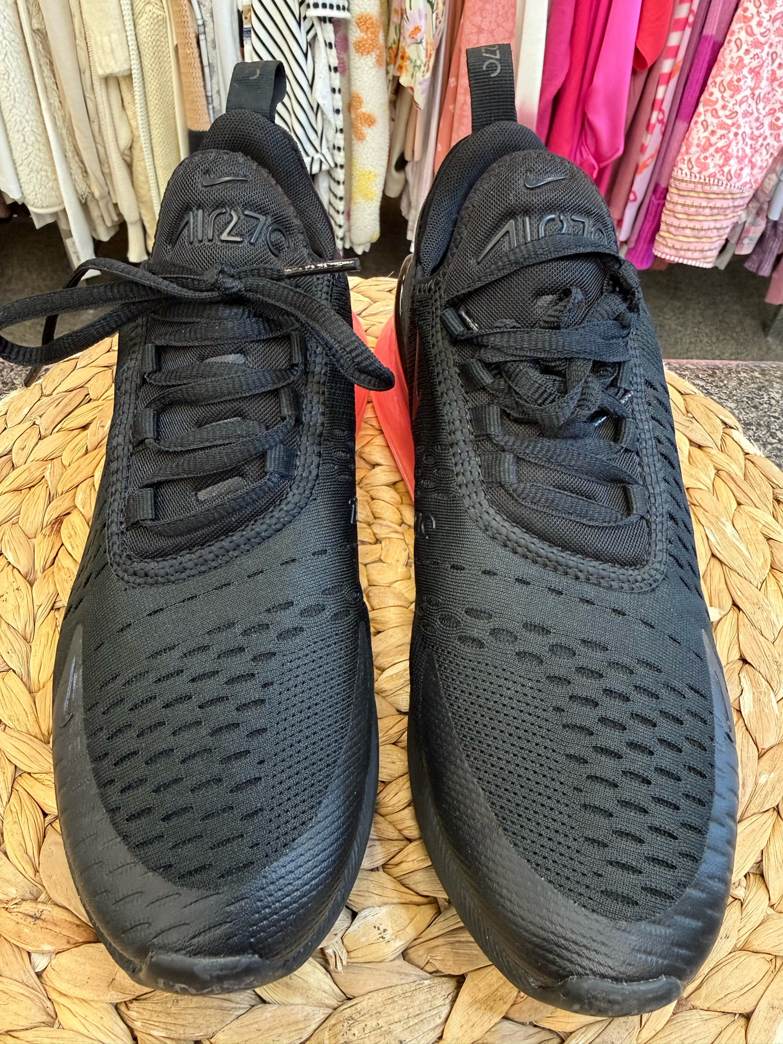 Pre-owned NIKE Black Pink Trim Size 7 Designer Sneaker