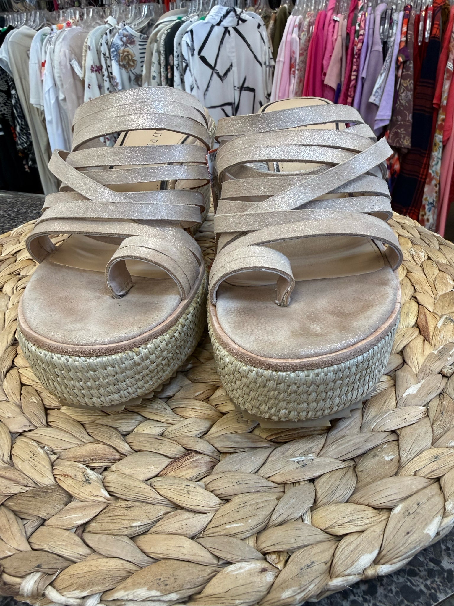 New  Without Tag DONALD PLINER Tan Size 8 Sandal