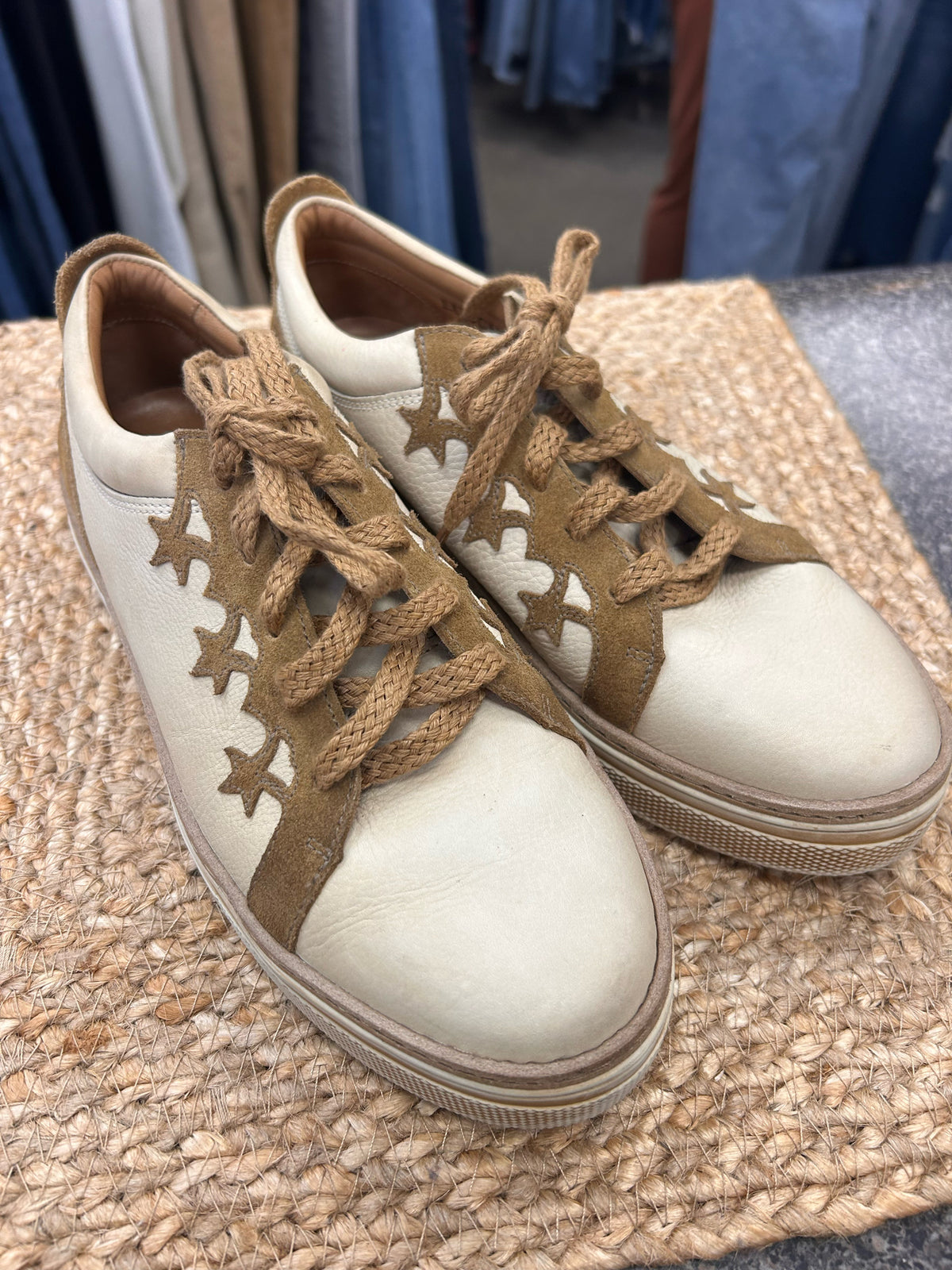 Pre-owned LUCCHESE Tan Brown Trim Size 8.5 Designer Sneaker