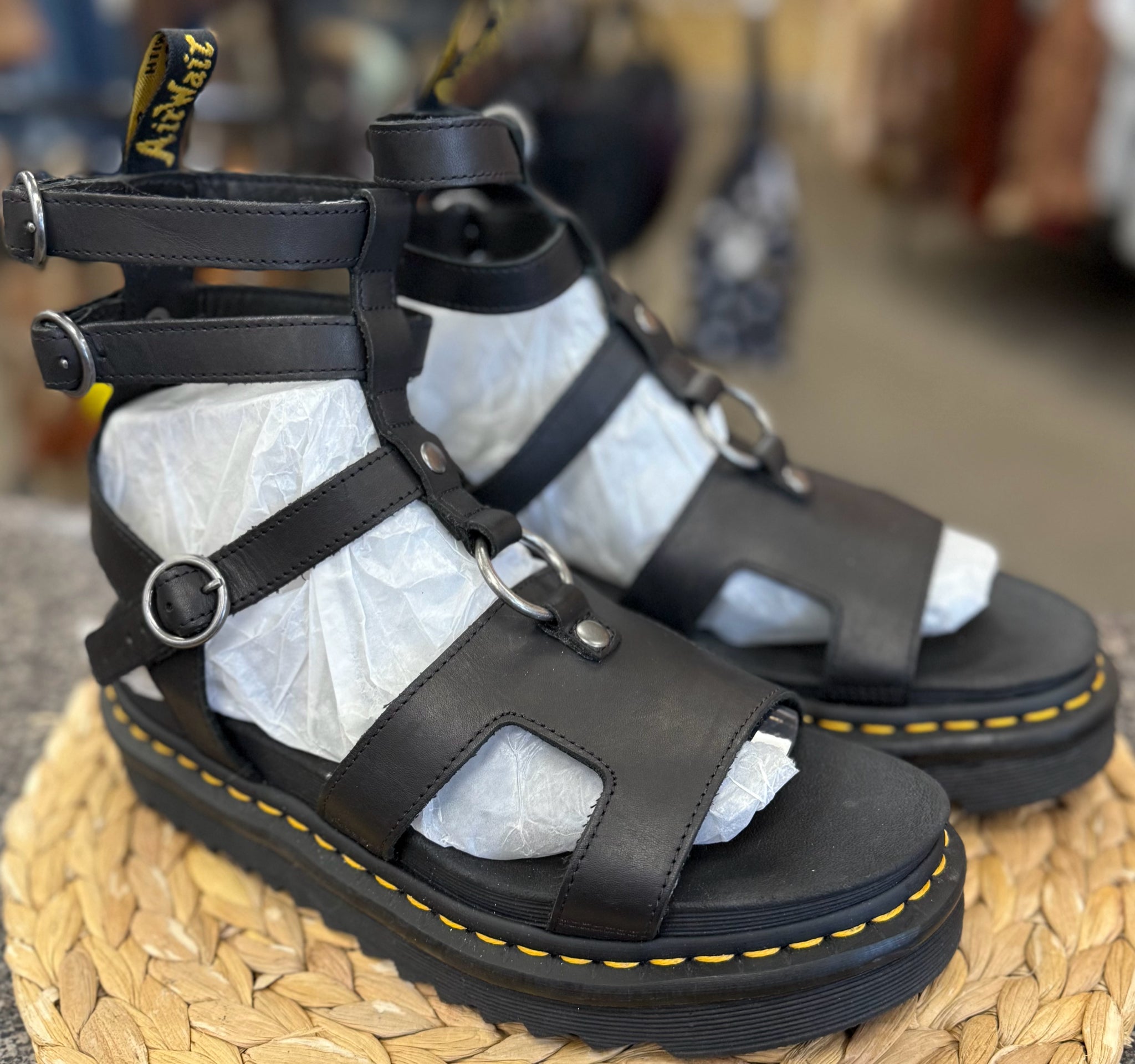 Pre-owned DR MARTENS Black Size 9 Designer Sandal