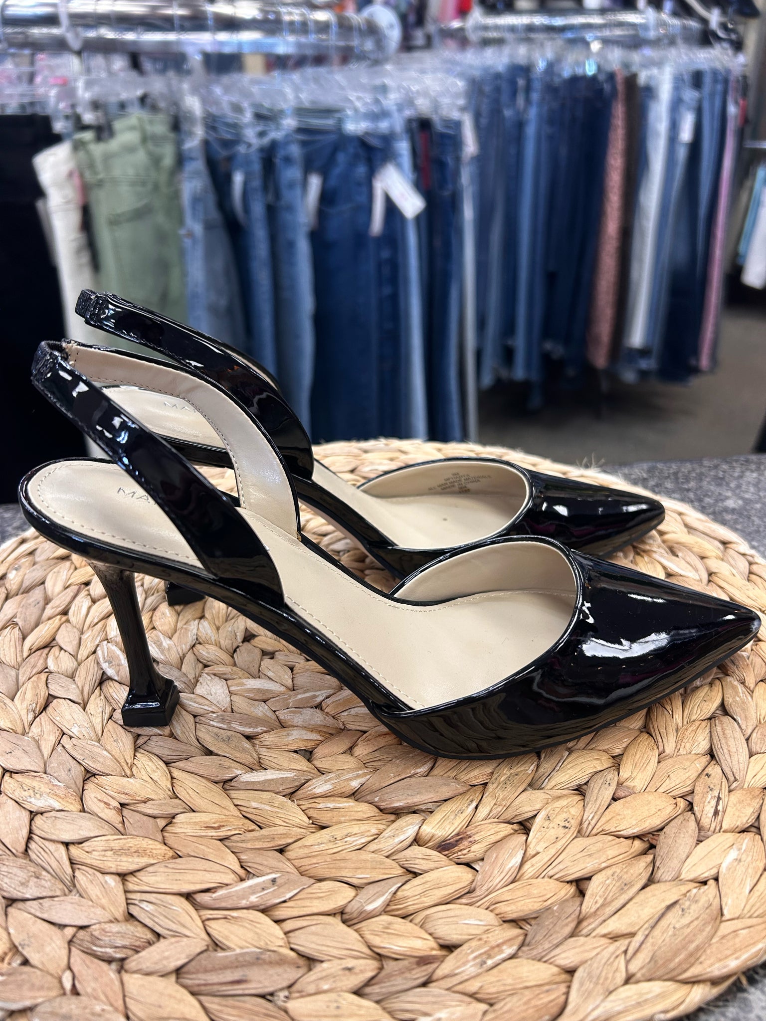 Pre-owned MARC FISHER Black patent Size 8 Heel
