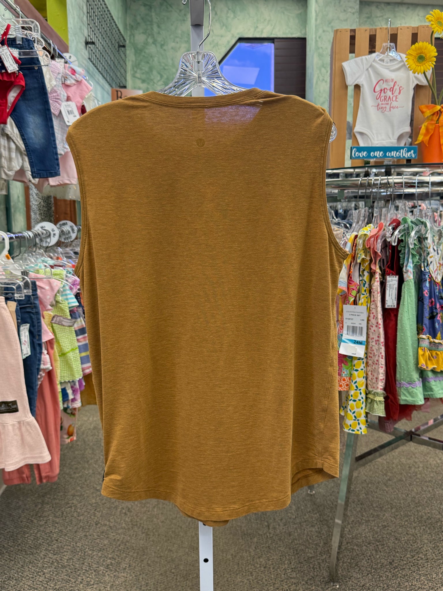 Pre-owned Lululemon Mustard blend Size L Sleeveless Tank Top