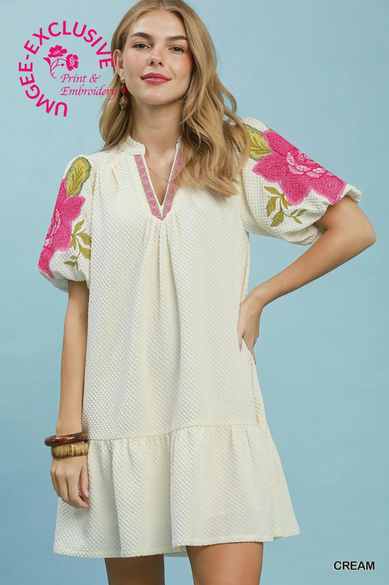 New UMGEE Cream Hot Pink Trim Size Small Short Sleeve Dress