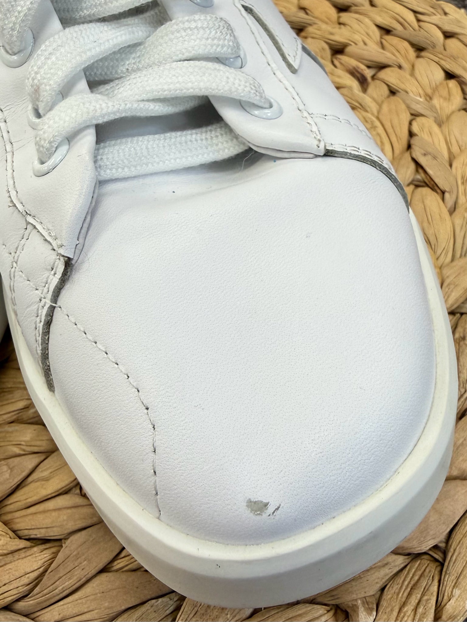 Pre-owned Golden Goose White Size 9 Designer Sneaker