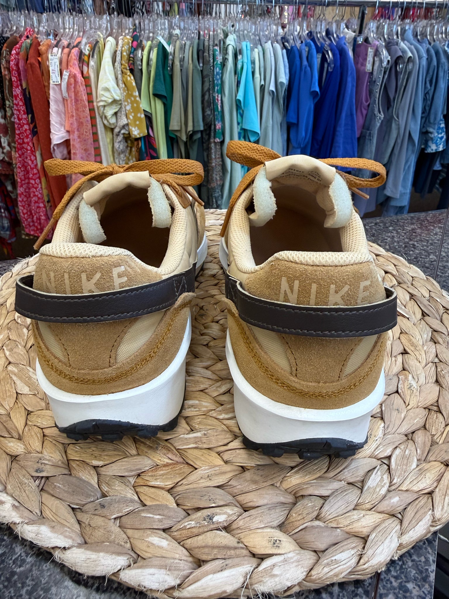 Pre-owned NIKE Mustard Size 9 Sneaker