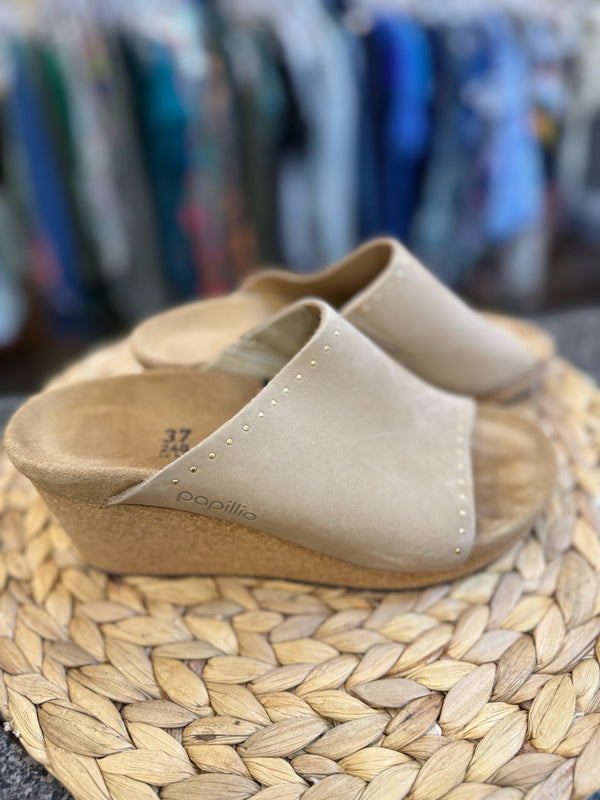 Pre-owned PAPILLIO/Birkenstock Tan Gold Size 6.5 Designer Sandal