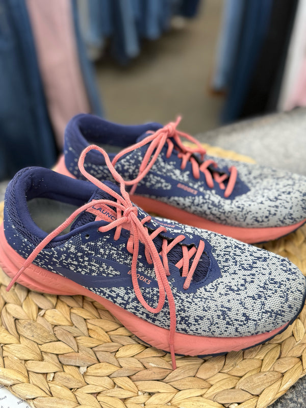 Pre-owned BROOKS Navy print Gray Size 9 Designer Sneaker