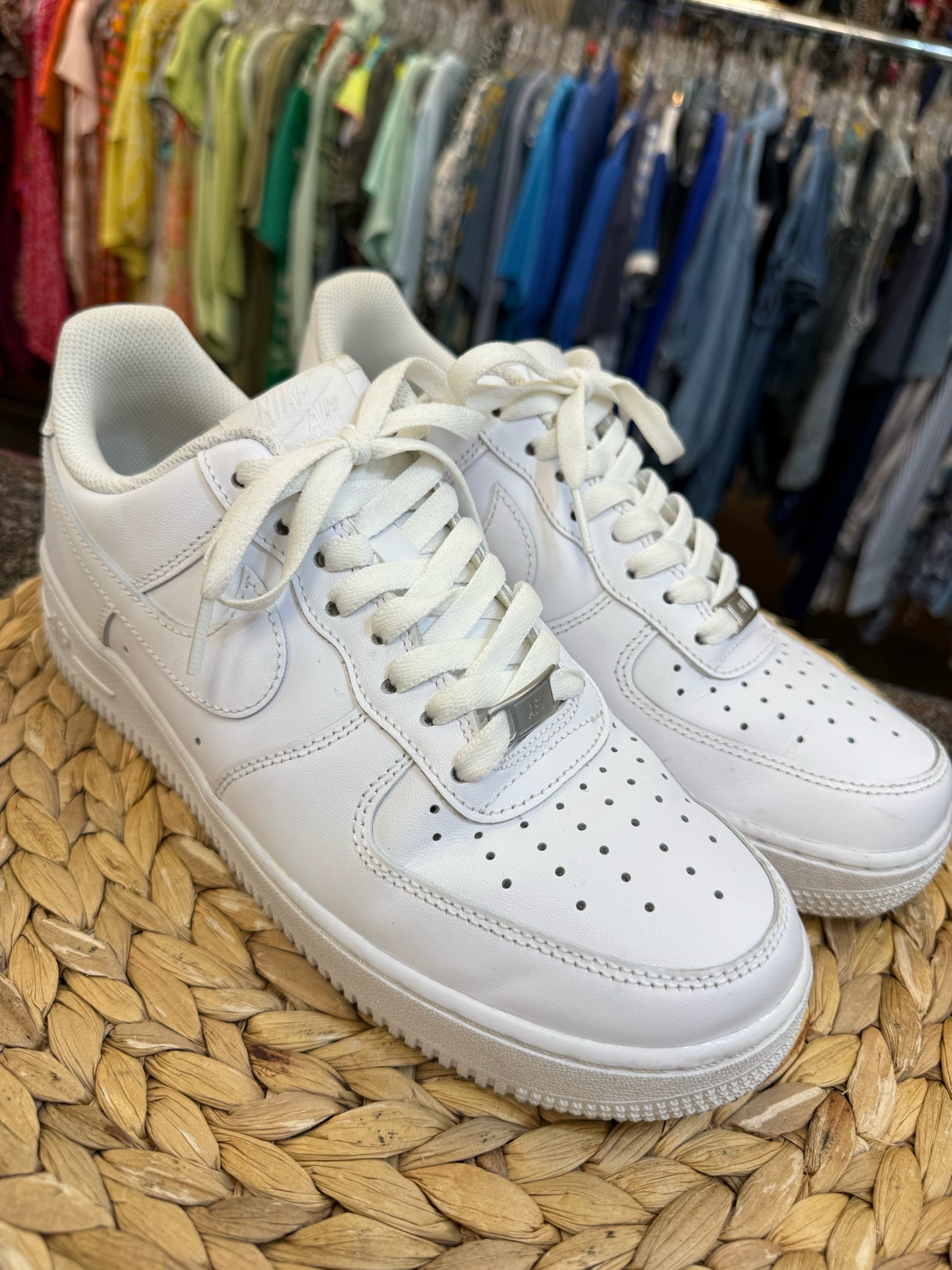 Pre-owned NIKE AIR FORCE White Size 9.5 Designer Sneaker