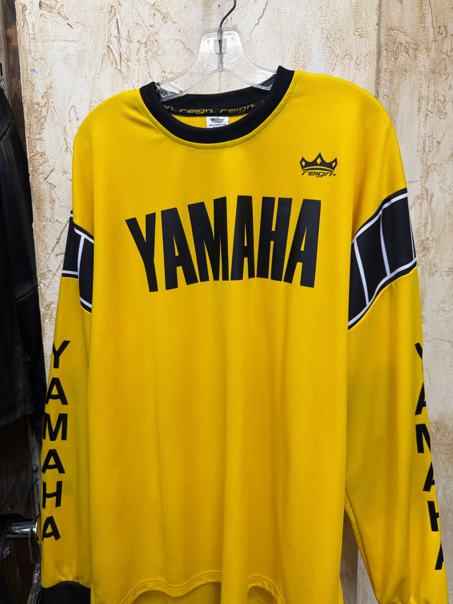 Pre-owned REIGN Yellow Black Trim Men Size XL Long Sleeve MENS Shirts