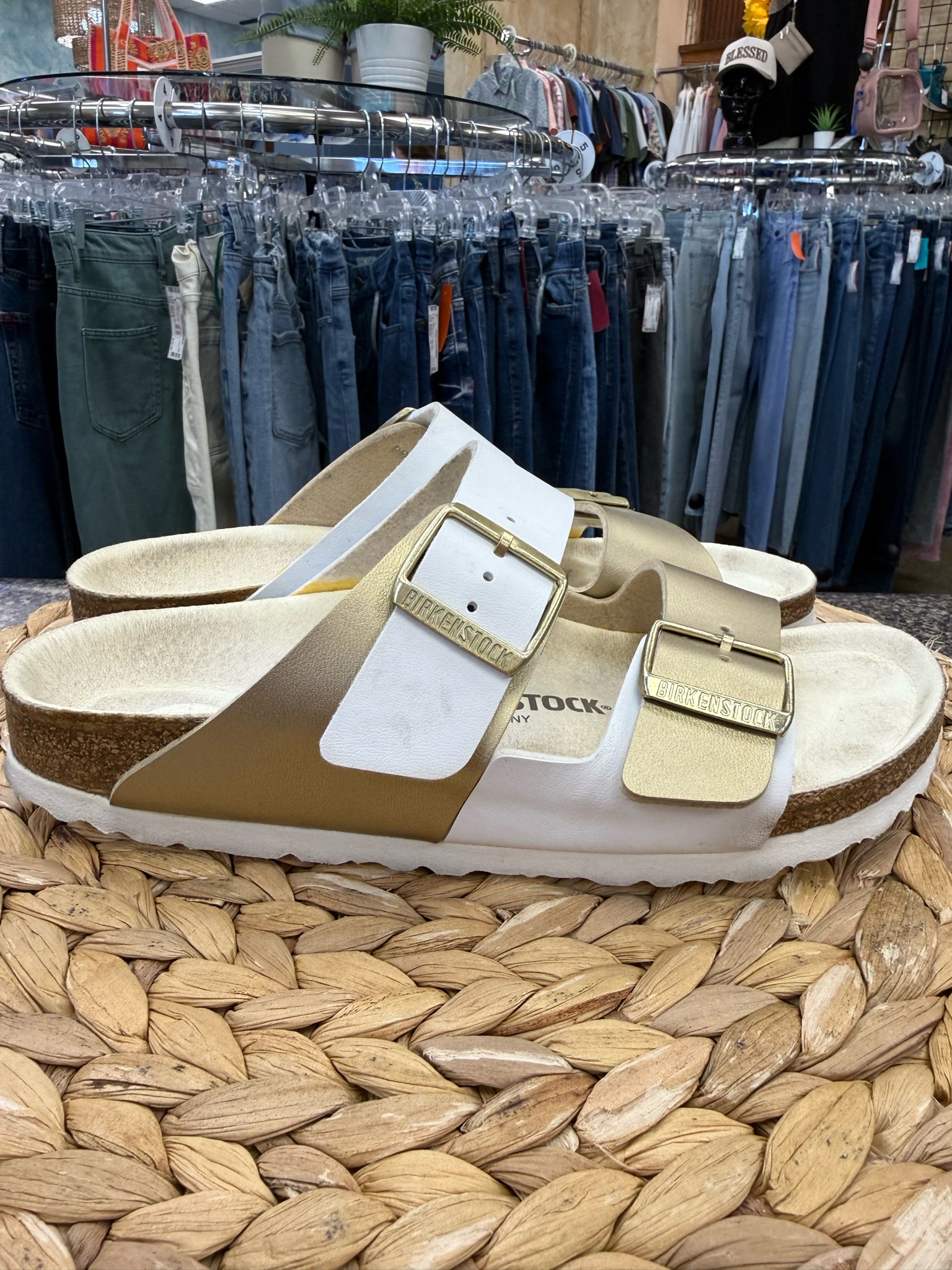 Pre-owned BIRKENSTOCK White Gold Size 7.5 Designer Sandal