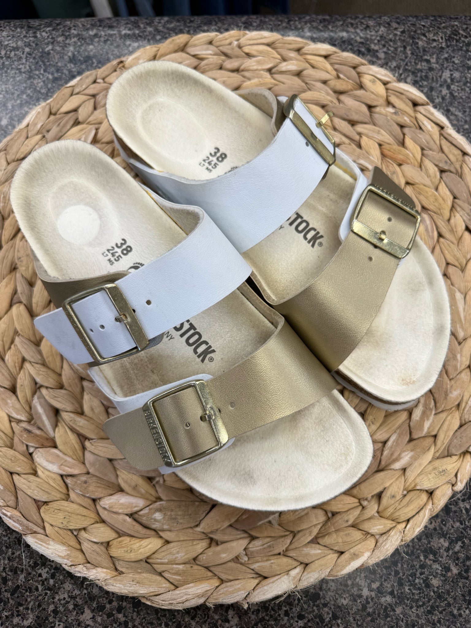Pre-owned BIRKENSTOCK White Gold Size 7.5 Designer Sandal