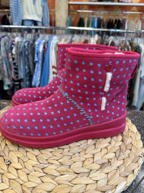 Pre-owned UGG Pink Blue Print Size 9 Bootie