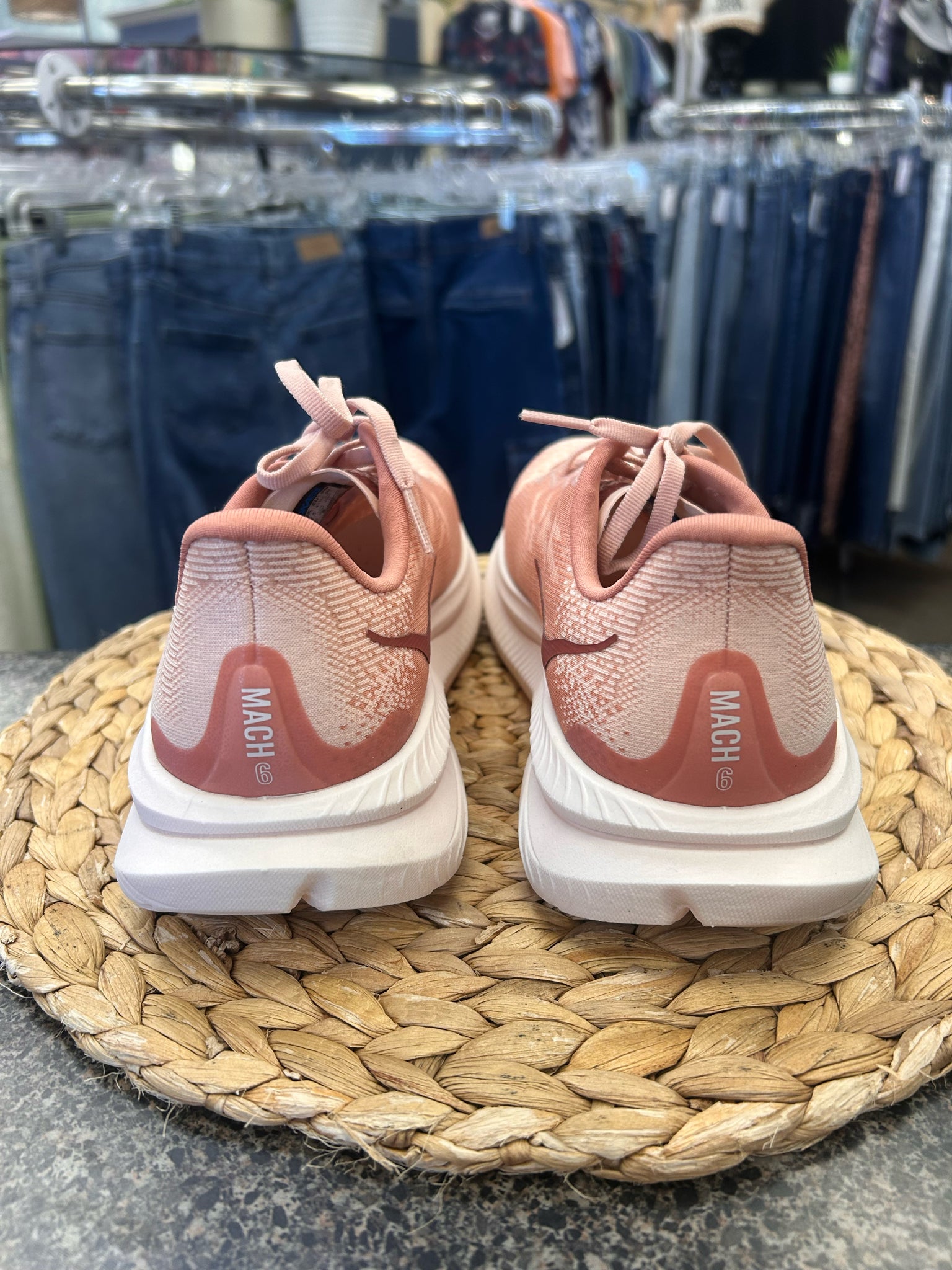 Pre-owned HOKA Pink Size 9 Designer Sneaker