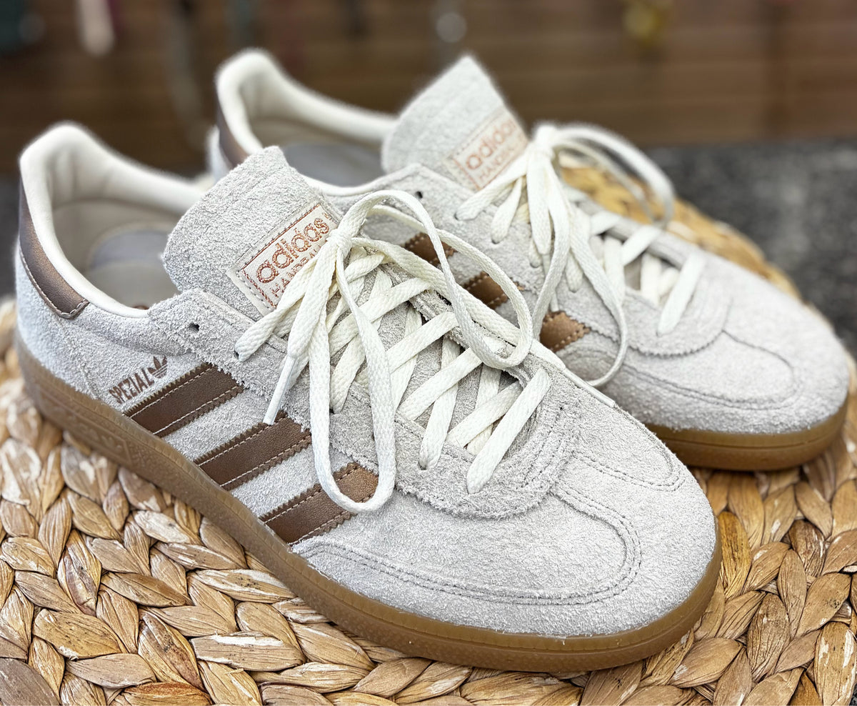Pre-owned ADIDAS Cream Brown Trim Size 8 Designer Sneaker