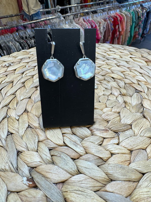 Pre-owned KENDRA SCOTT Silver clear Designer Earring