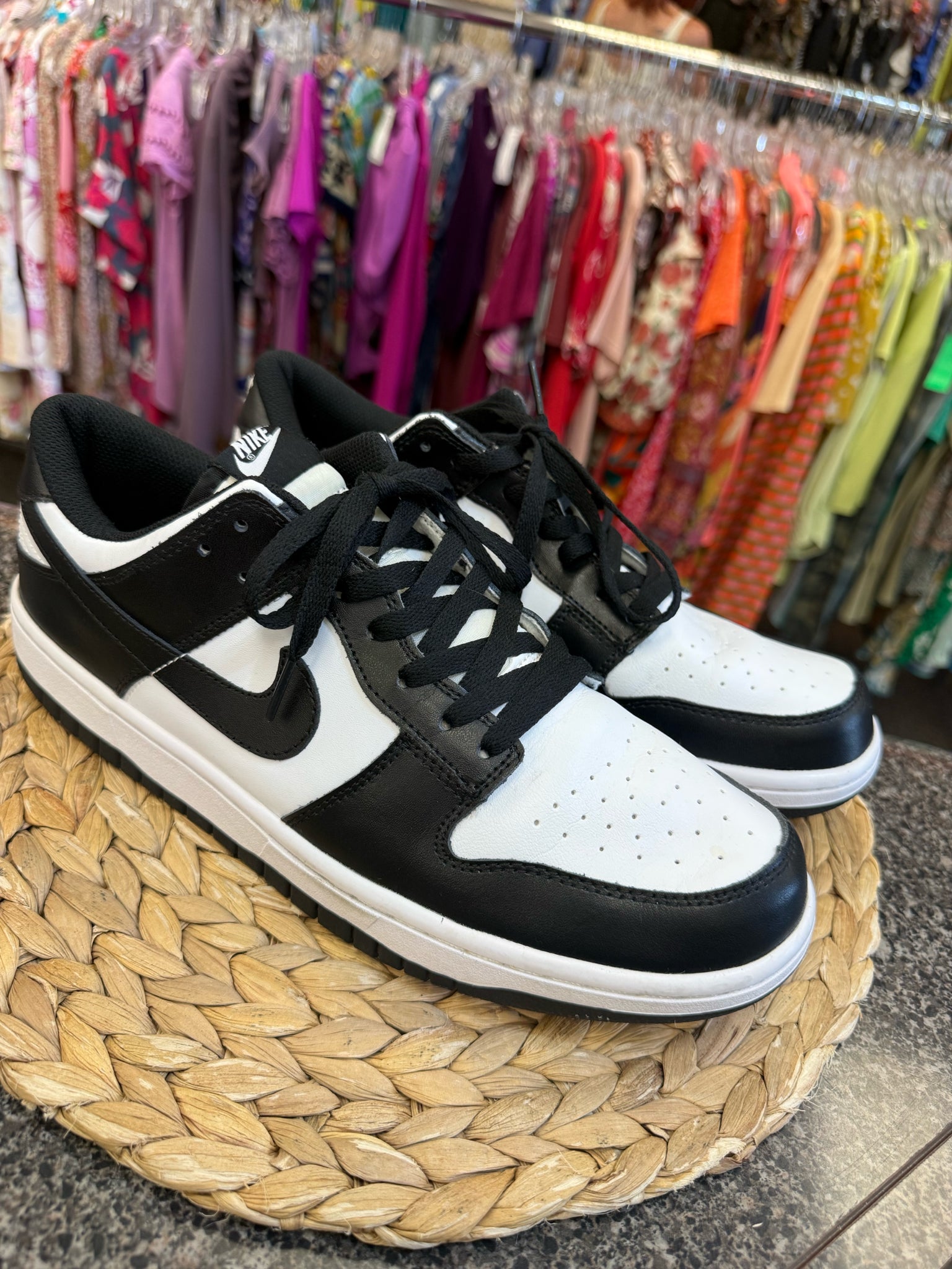 Pre-owned NIKE White Black SHOE SIZE 13 MENS Designer Sneaker