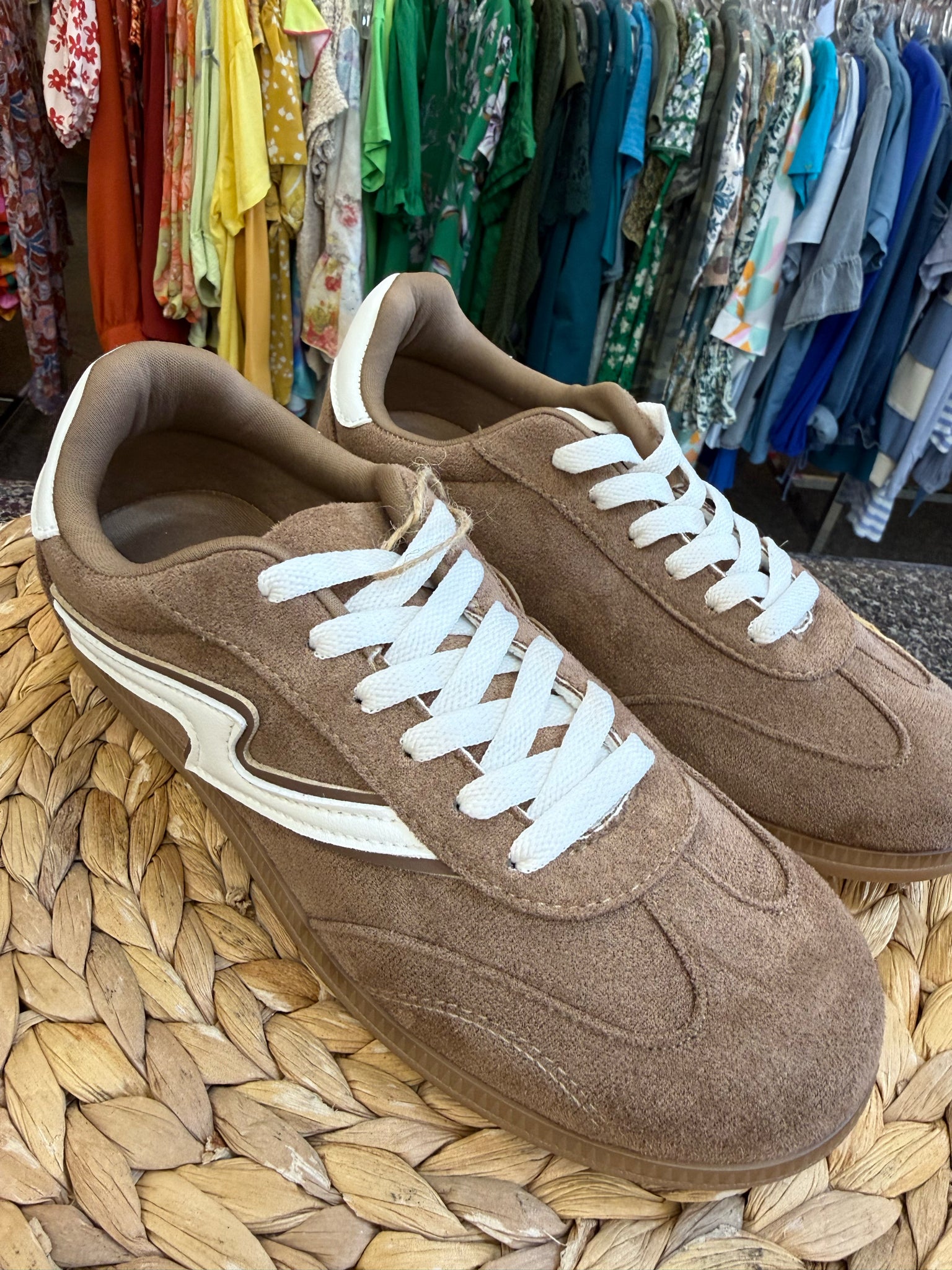 New with Tag PROJECT CLOUD Brown White Trim Size 7.5 Sneaker
