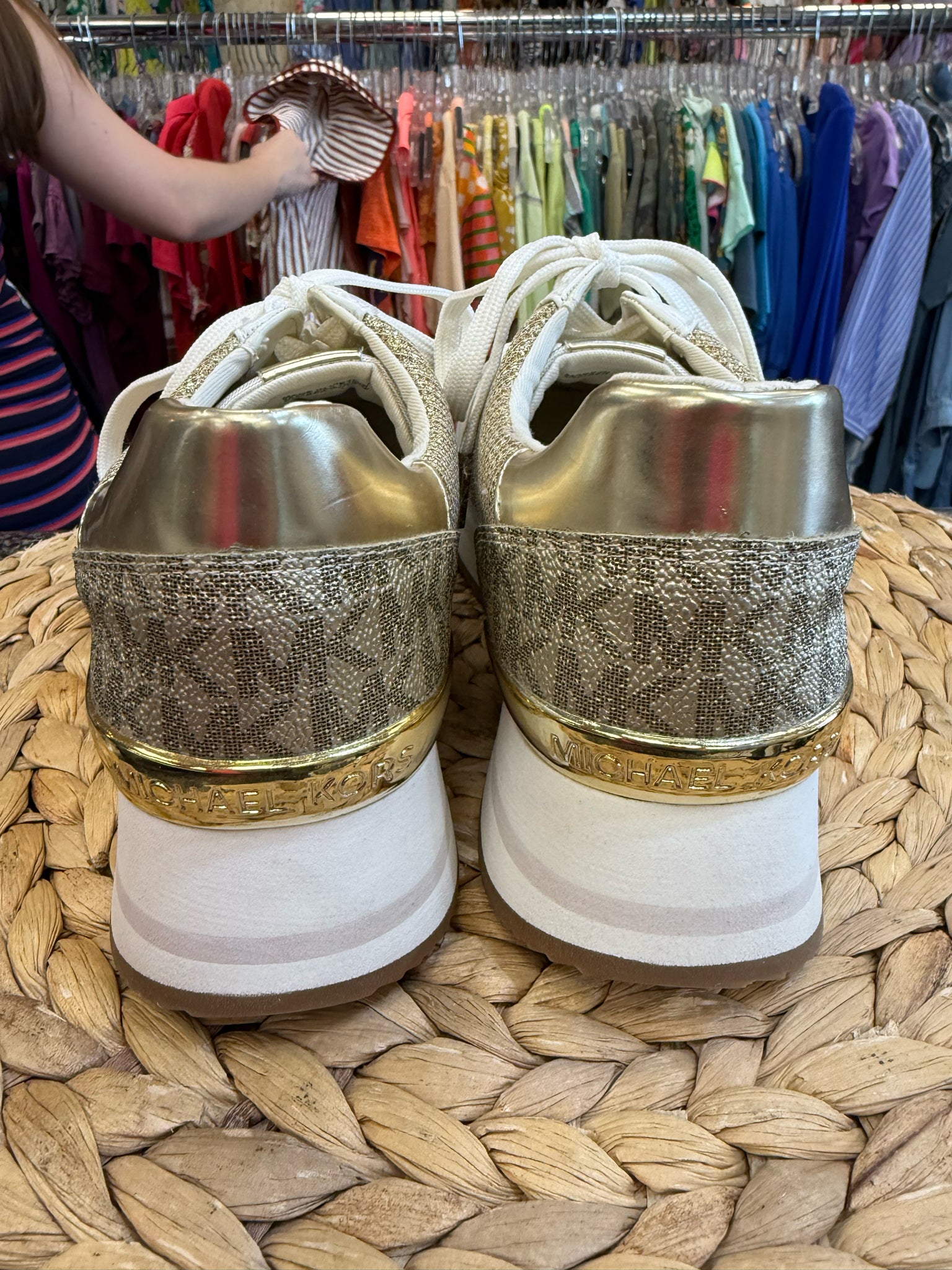 Pre-owned MICHAEL KORS Gold blend Cream Trim Size 7 Designer Sneaker