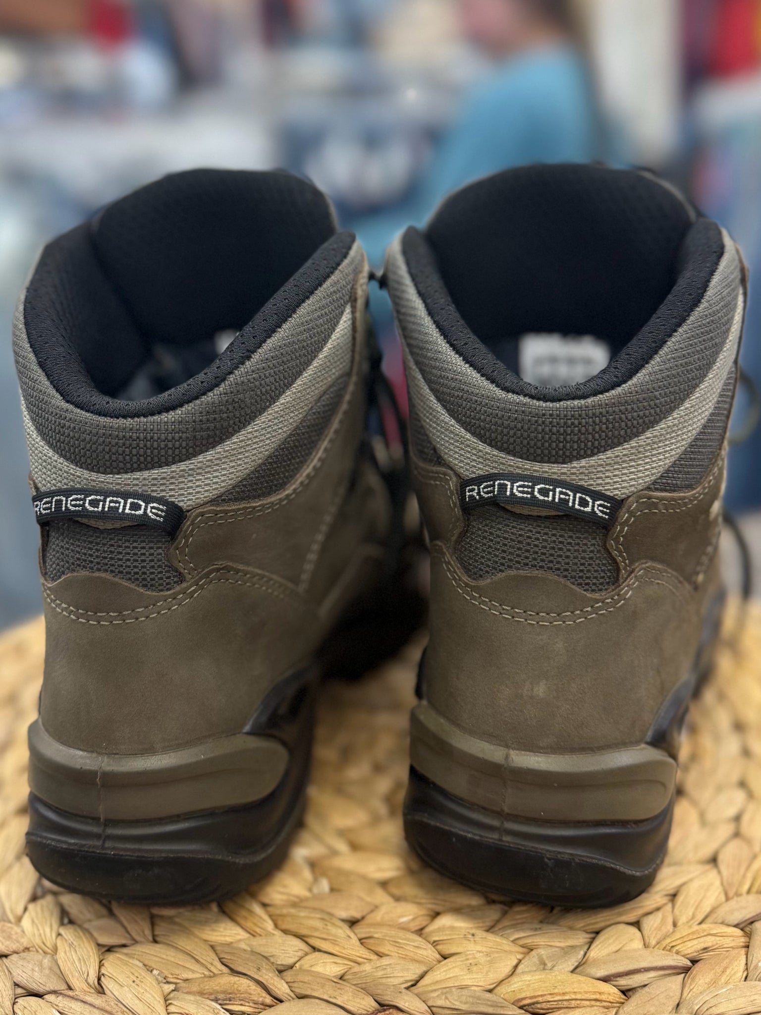 Pre-owned LOWA Olive Tan Size 9 Designer Boot