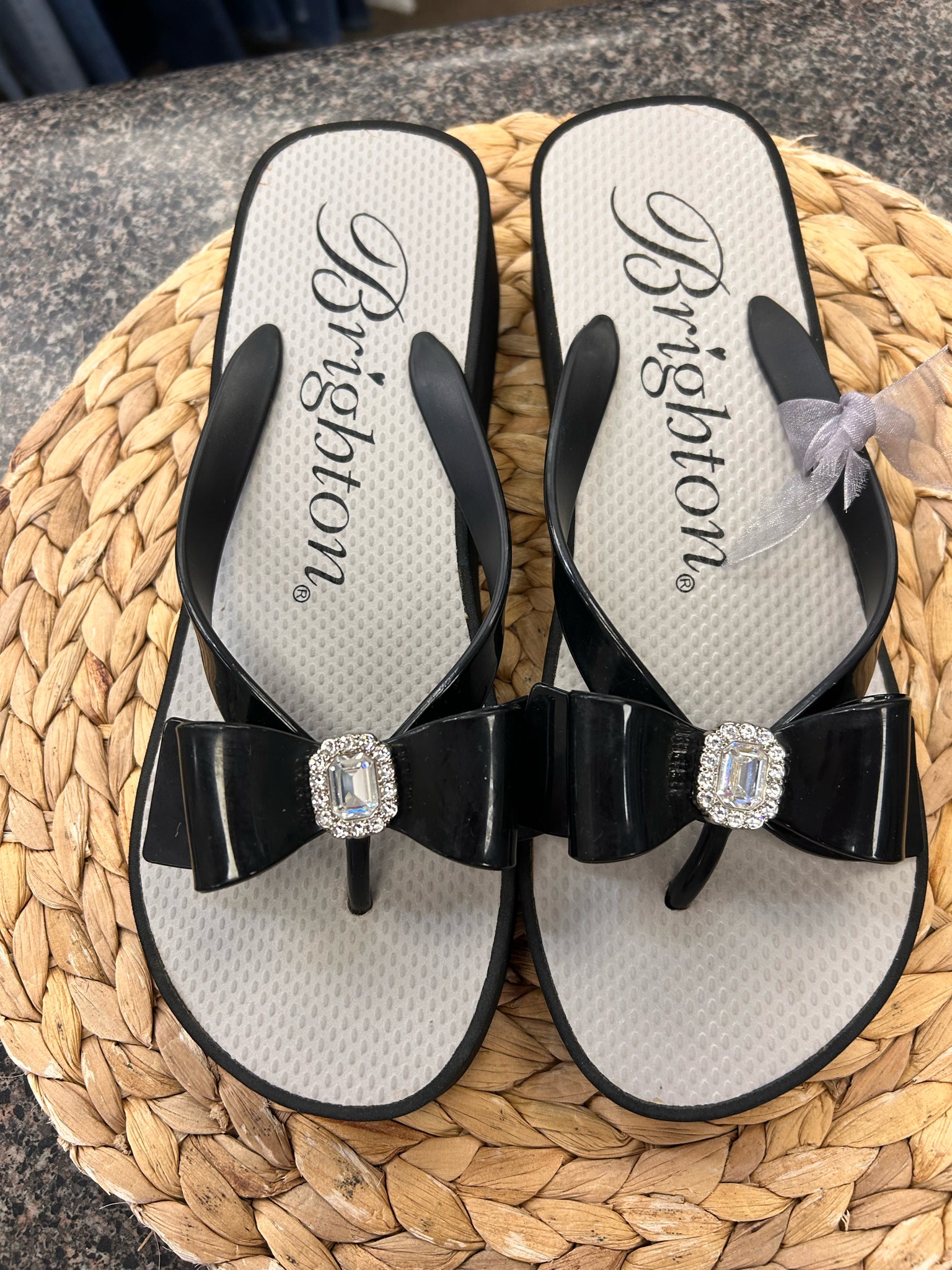 Pre-owned BRIGHTON Black Gray Inside Size 9 Sandal